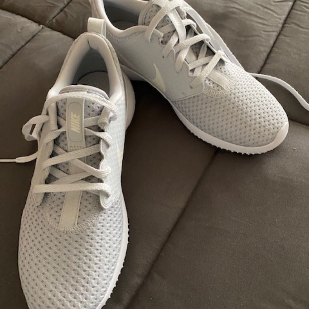 Nike Roshe G Women's Golf Shoe - never worn